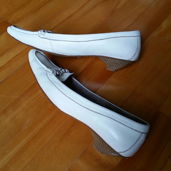 Hush Puppy Lether  white shoes size 7.5 - Picture 2 of 6